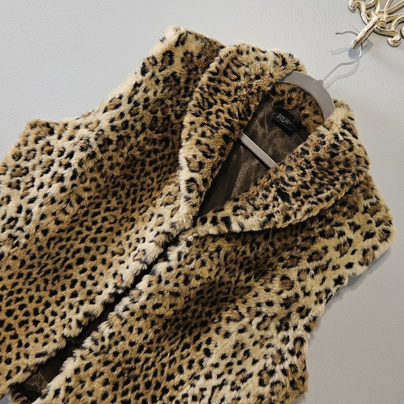 Jackets & Blazers - Animal print vest